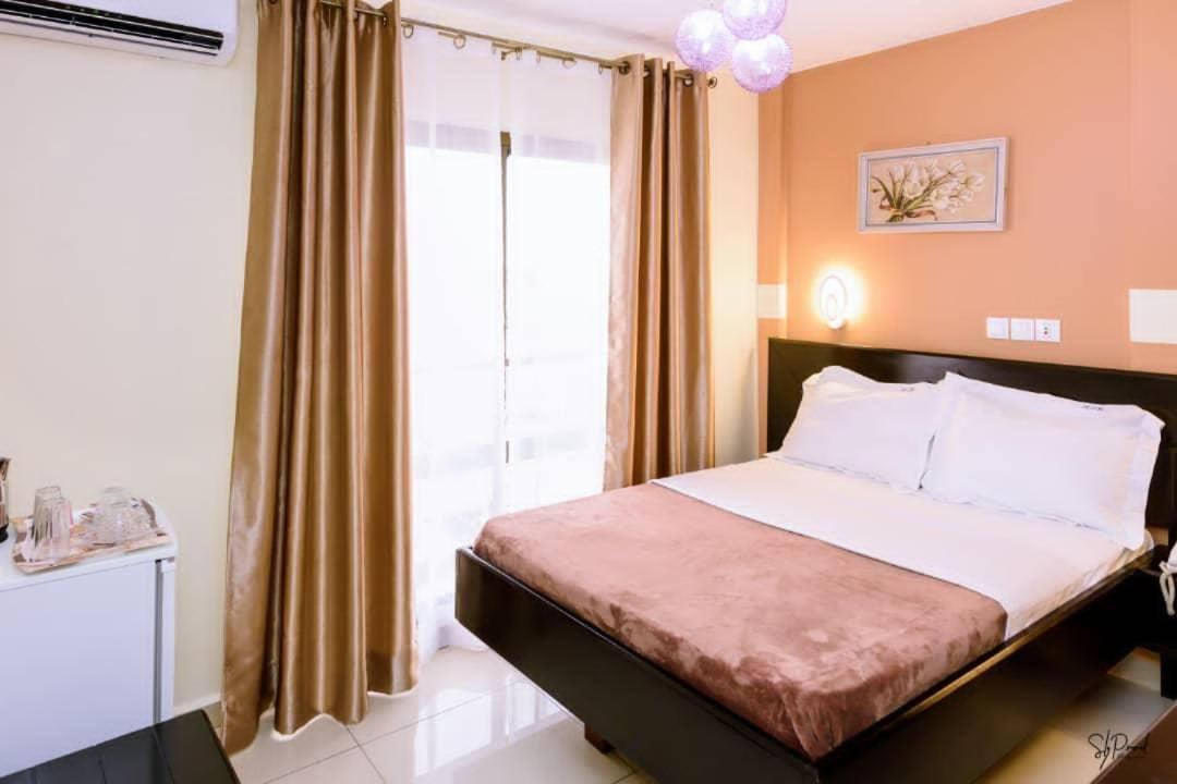 Serena Hotel Douala Luaran gambar