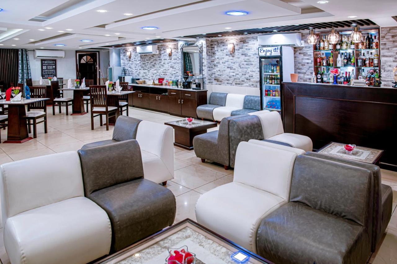 Serena Hotel Douala Luaran gambar