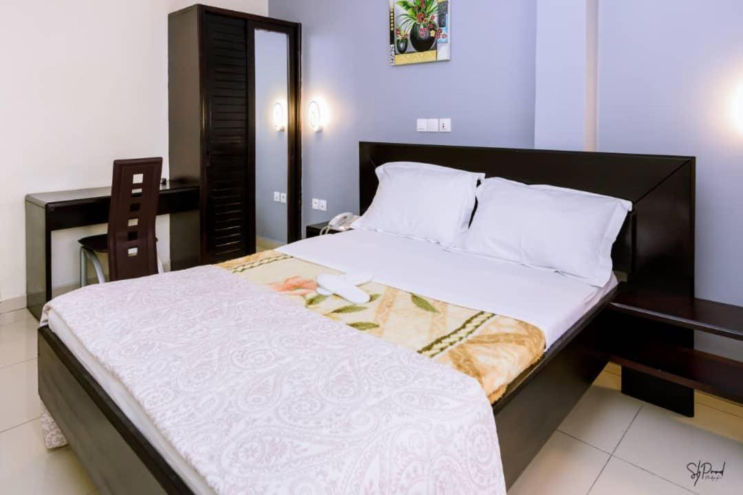 Serena Hotel Douala Luaran gambar