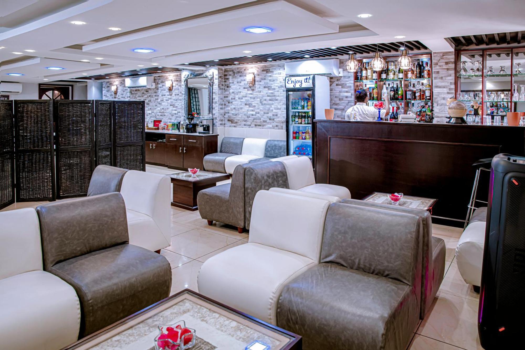 Serena Hotel Douala Luaran gambar